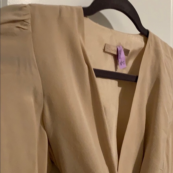 Carmella nude Michelli low cut dress - Picture 11 of 12